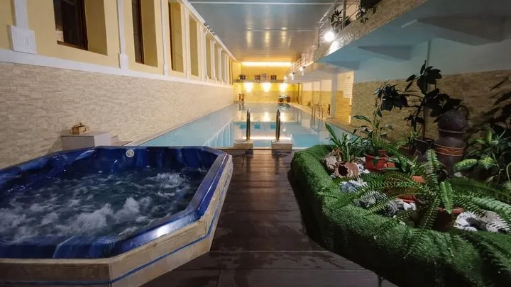 Bazin - Aquina Pool