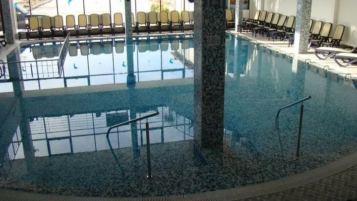 Bazin - Piscina Helin Aeroport